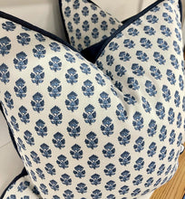 Load image into Gallery viewer, Julian Pattern by Thibaut