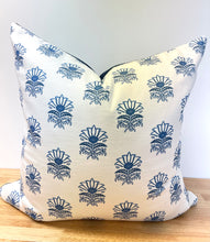 Load image into Gallery viewer, Milford Pattern by Thibaut