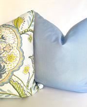 Load image into Gallery viewer, Windsor Pattern by Thibaut