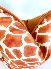 Load image into Gallery viewer, Makena Pattern by Thibaut