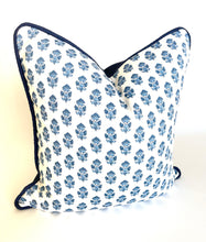 Load image into Gallery viewer, Julian Pattern by Thibaut